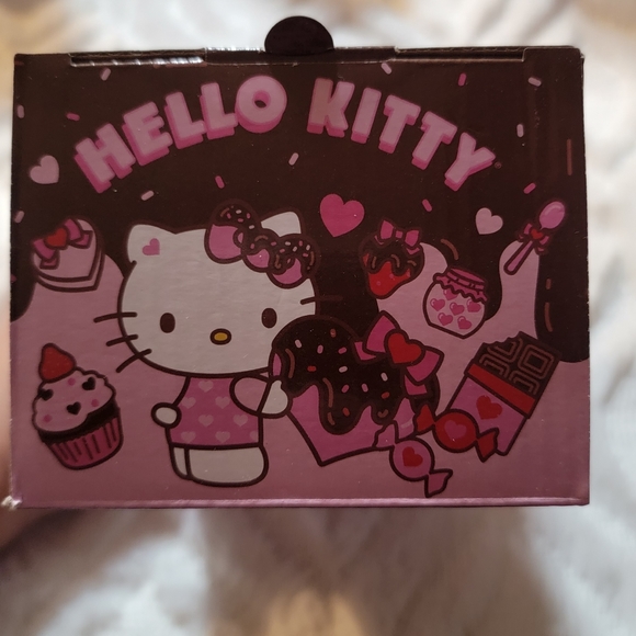 Hello Kitty Valentine’s Day Inflatable - Picture 3 of 6